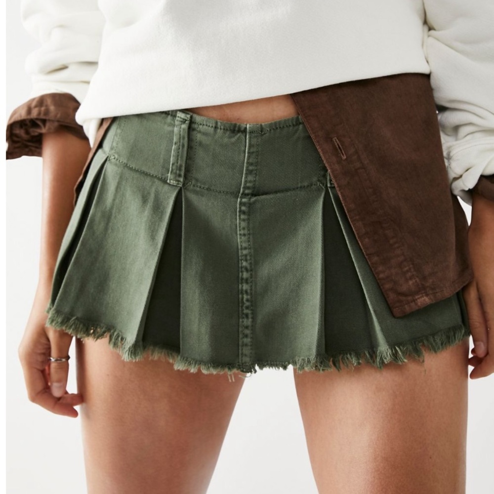 Free People Pleated Micro Mini Skort color Forest size 2
